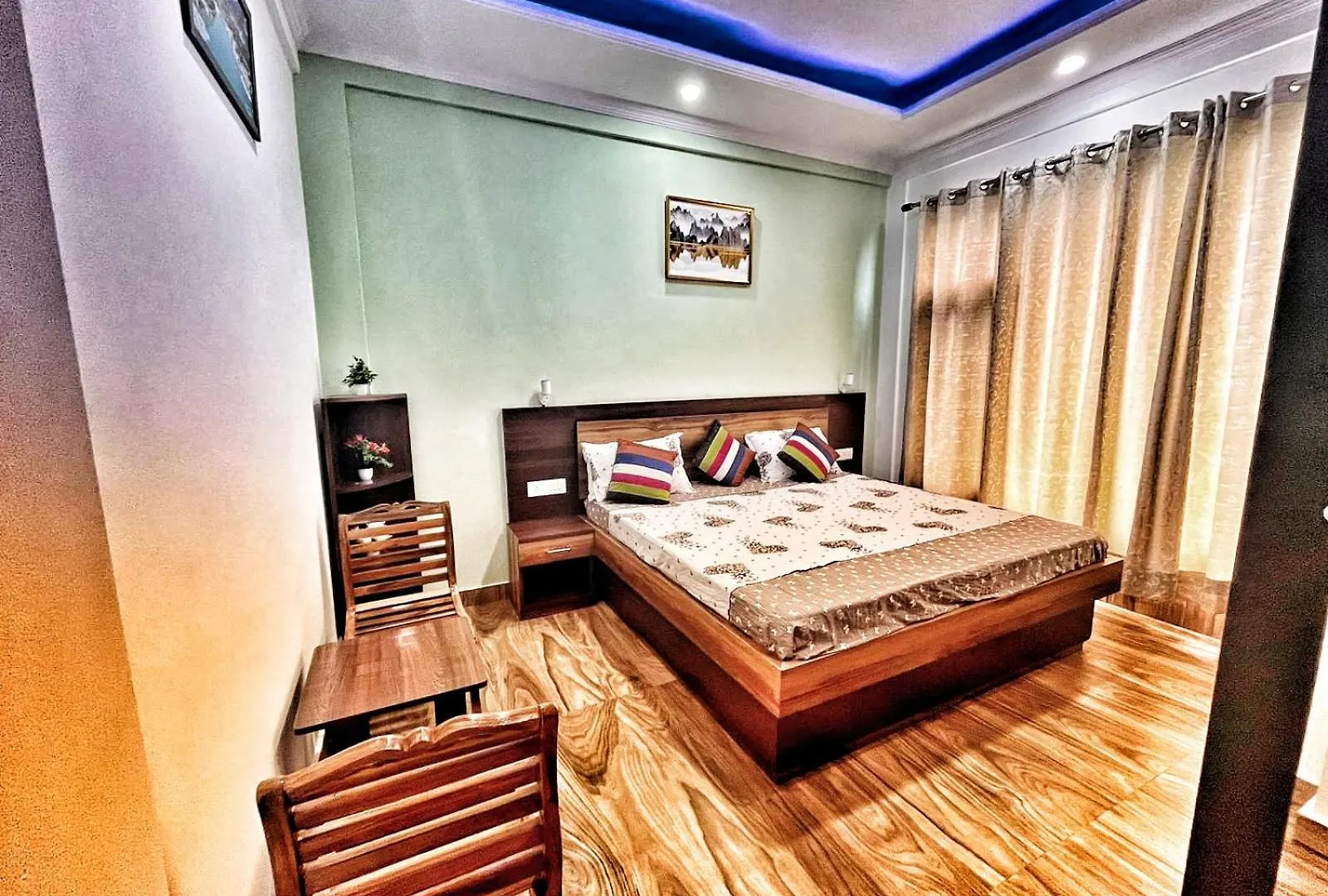 Baldeyan Breeze 2Bhk Family Apartments With Balcony View Shimla India