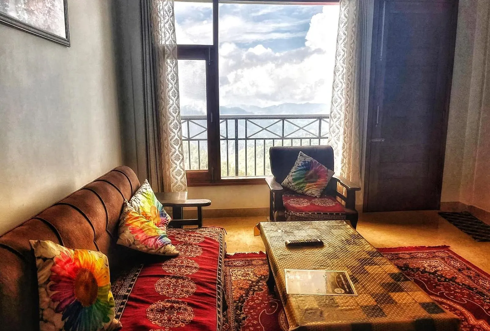 Baldeyan Breeze 2Bhk Family Apartments With Balcony View Shimla