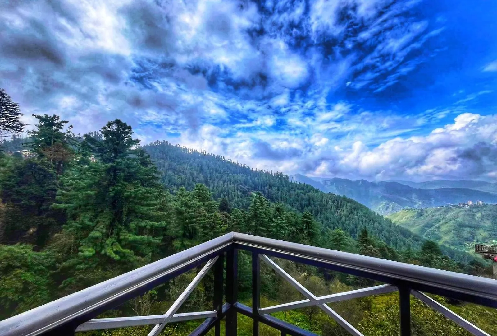 Baldeyan Breeze 2Bhk Family Apartments With Balcony View Shimla